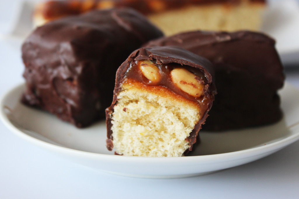 snickers-cake-bars6
