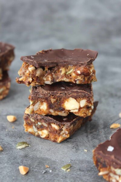 Date, Seeds And Nuts Bar